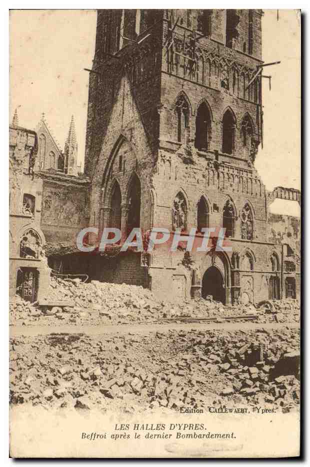 CPA Les halles d'Ypres Beffroi apres le bombardement Militaria