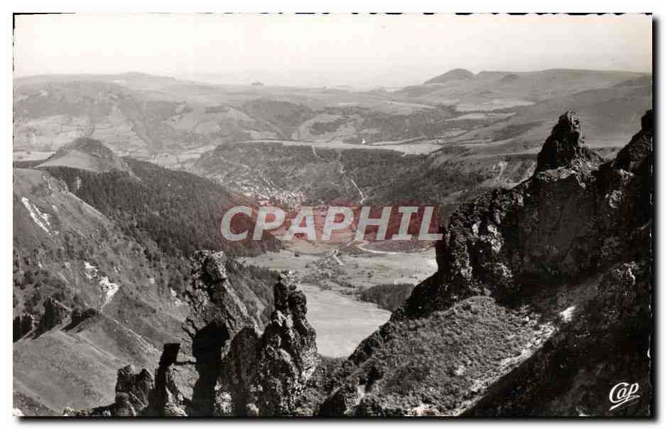 CPM L'Auvergne Vue Prise Du Sancy Vers Le Mont Dore