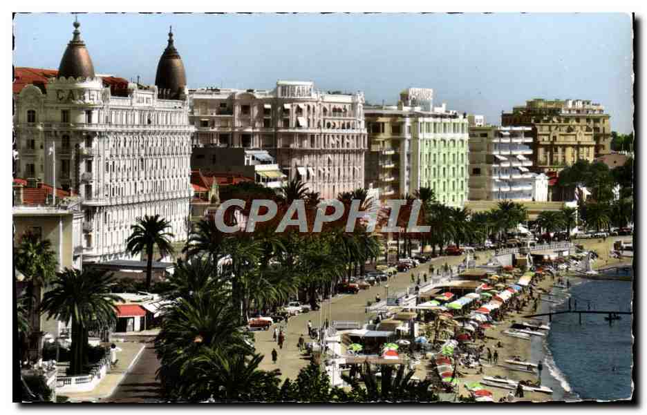 CPM Cote D'Azur Cannes La Plage La Croisette et les palaces