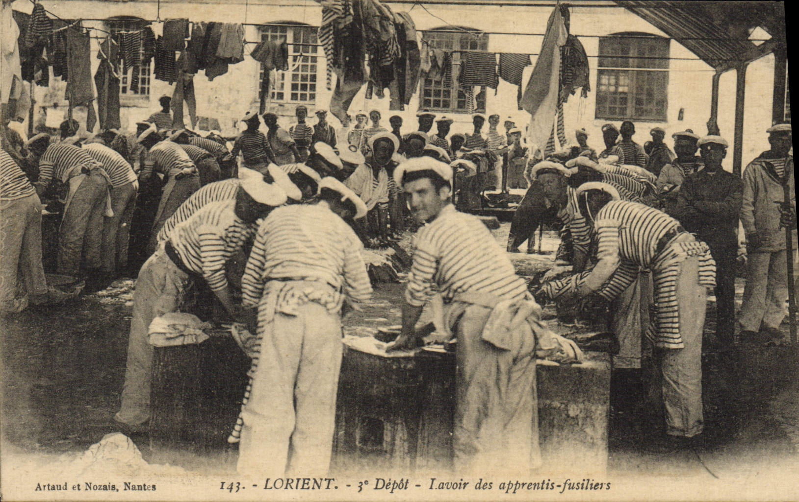 Lorient — 3e Dépôt — Lavoir des apprentis-fusiliers — Artaud et Nozaïs, Nantes, n°143