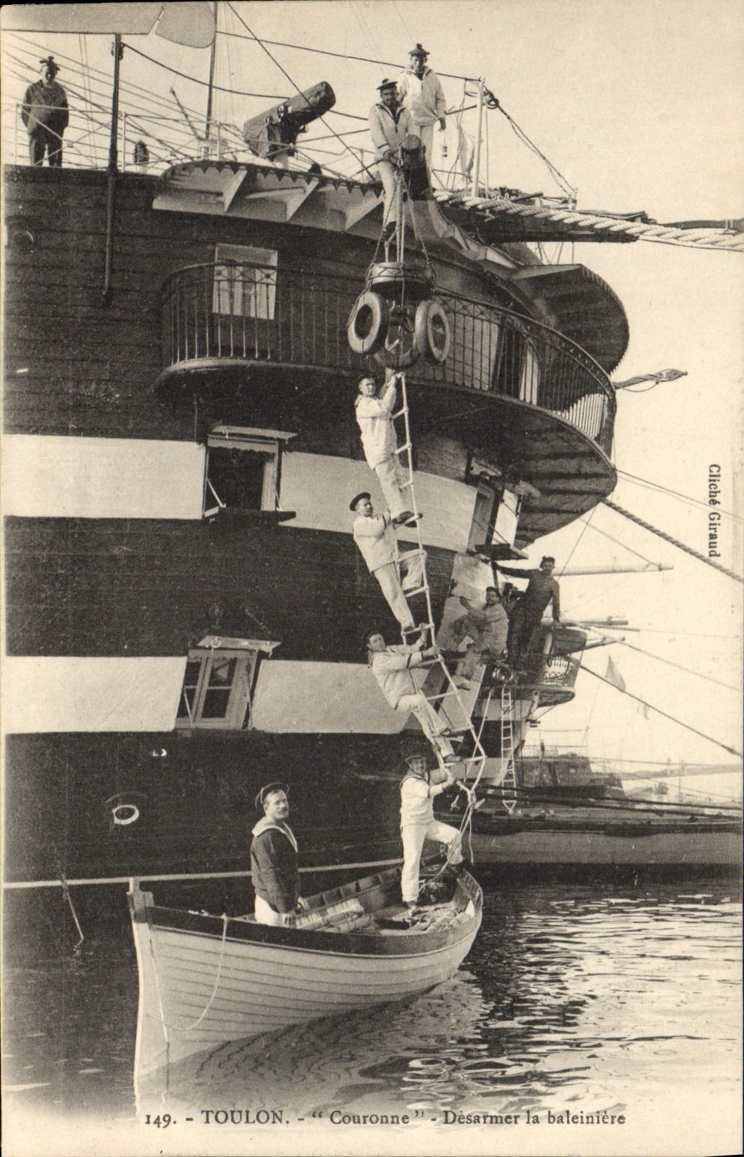 CPA Bateau Toulon Couronne Desarmer la baleiniere 