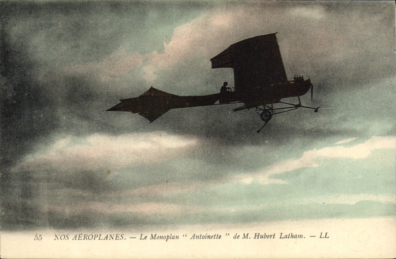 CPA Avion Aviation Monoplan Antoinette de M Hubert latham