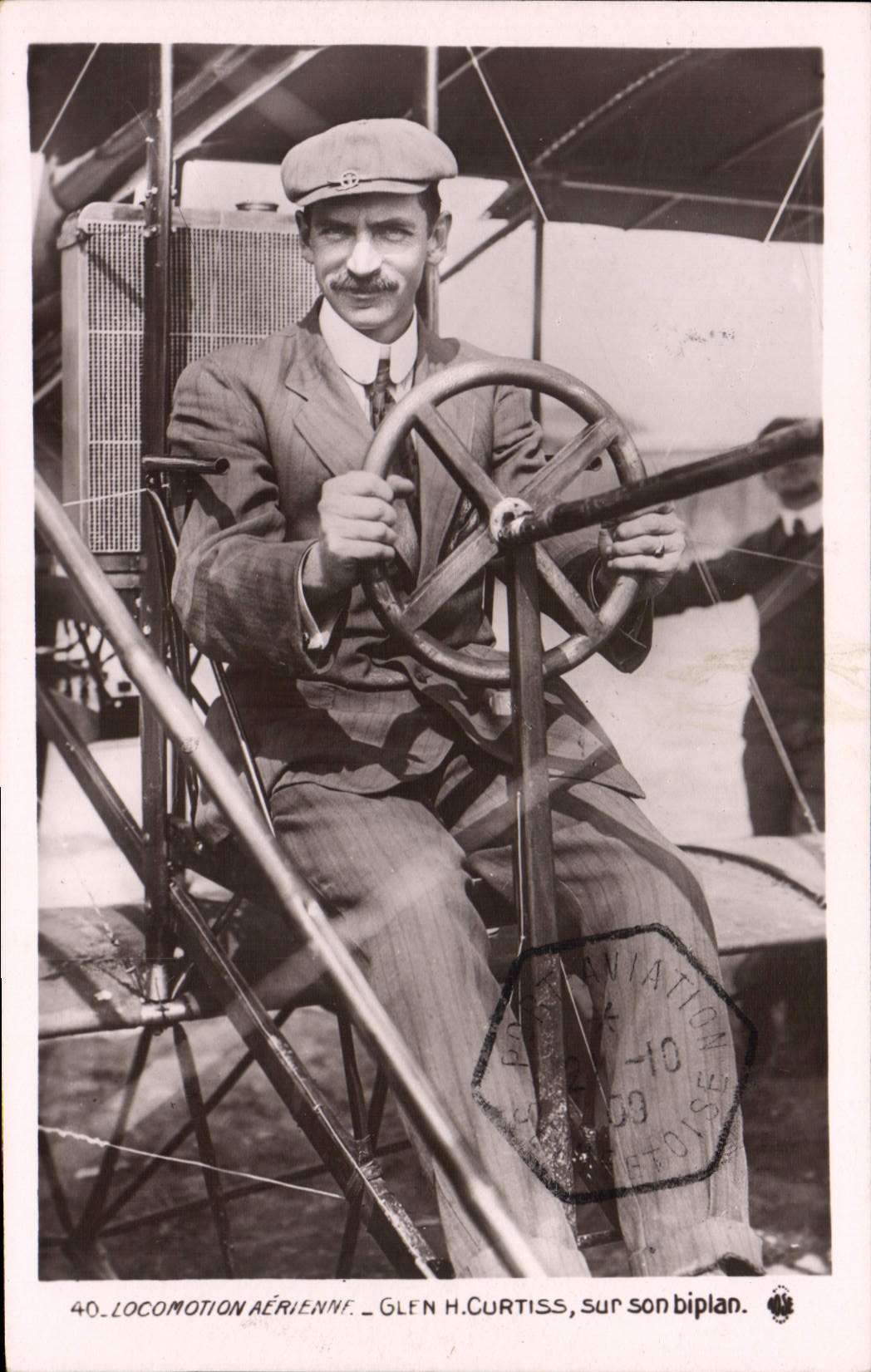 CPA Avion Aviation Glen Curtiss sur son biplan 
