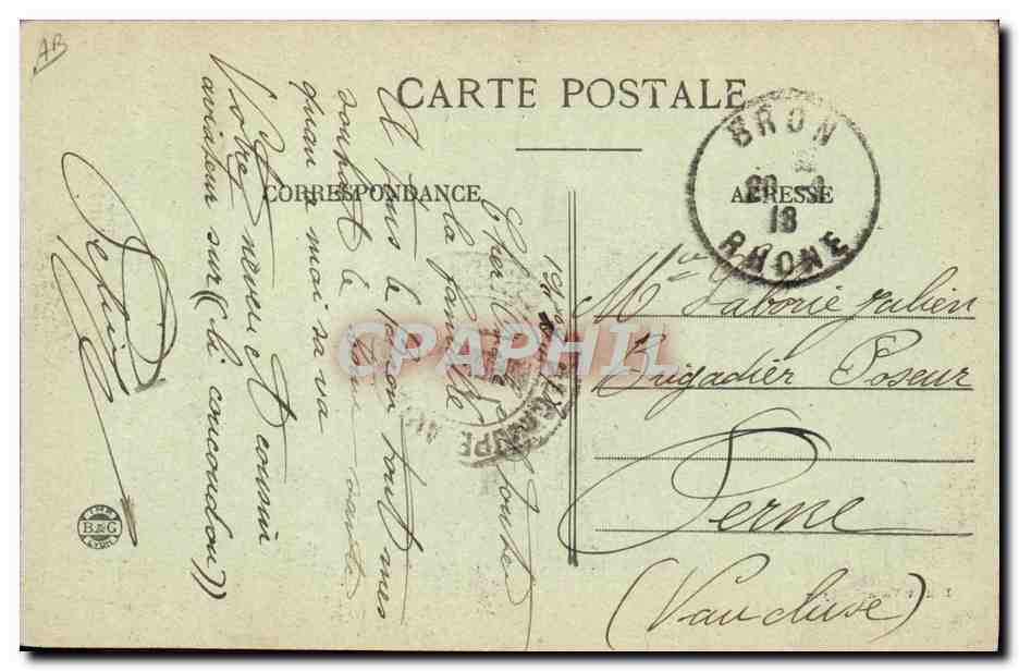 CPA Avion Aviation Brun Un coin de l'aerodrome Militaire  — Rückseite