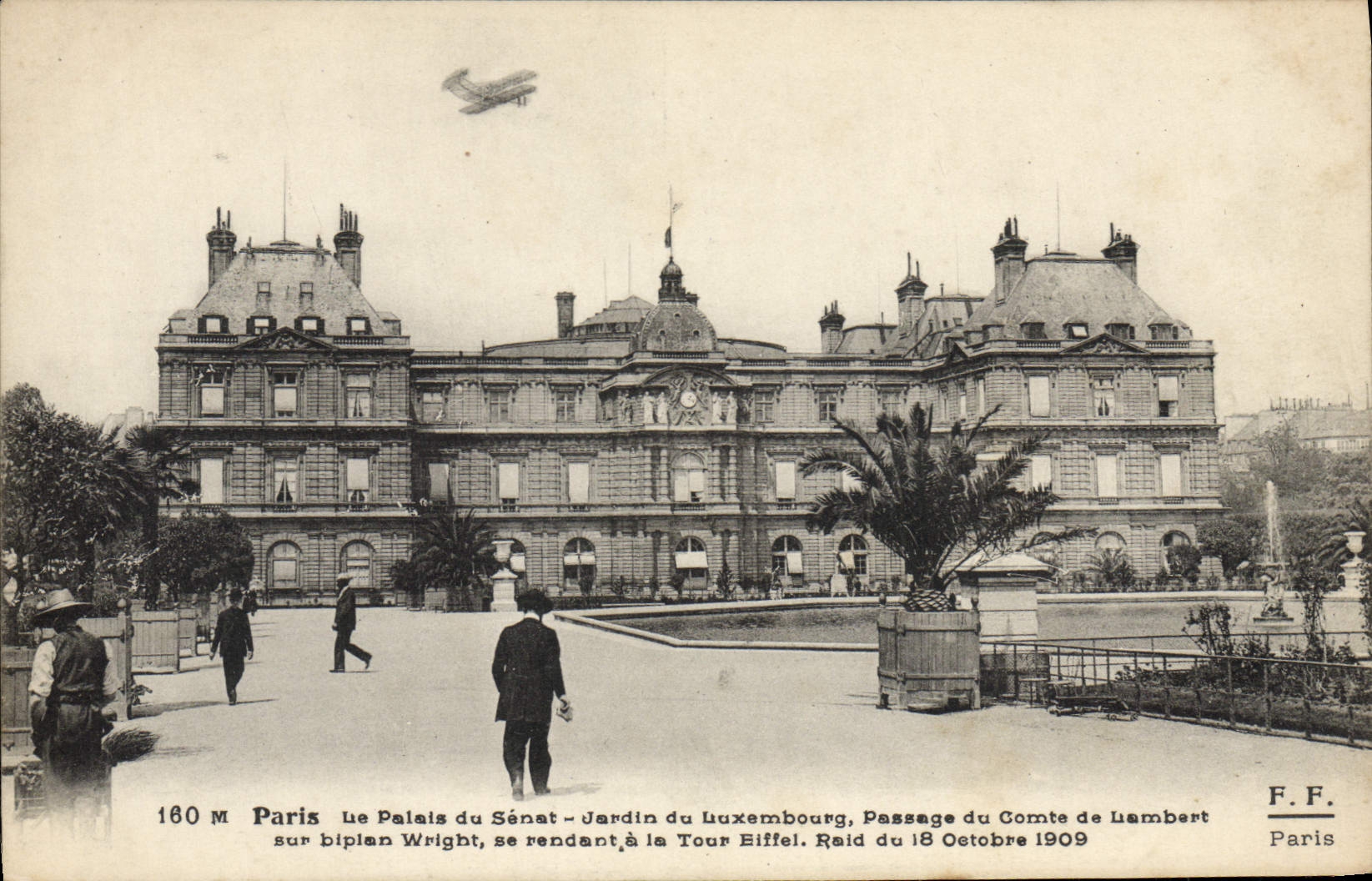 CPA Avion Aviation Paris Le palais du Senat Jardin du Luxembourg Passage du comte de Lambert sur bipan Wright 