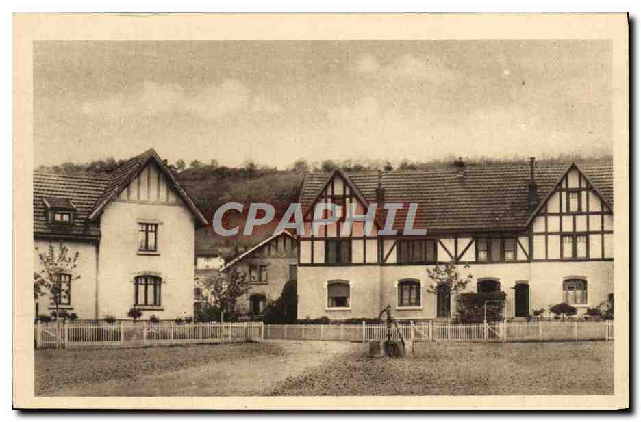 CPA Automobile Groupe de production Peugeot a Sochaux Montbeliard Deux des villas de direction d'usines 