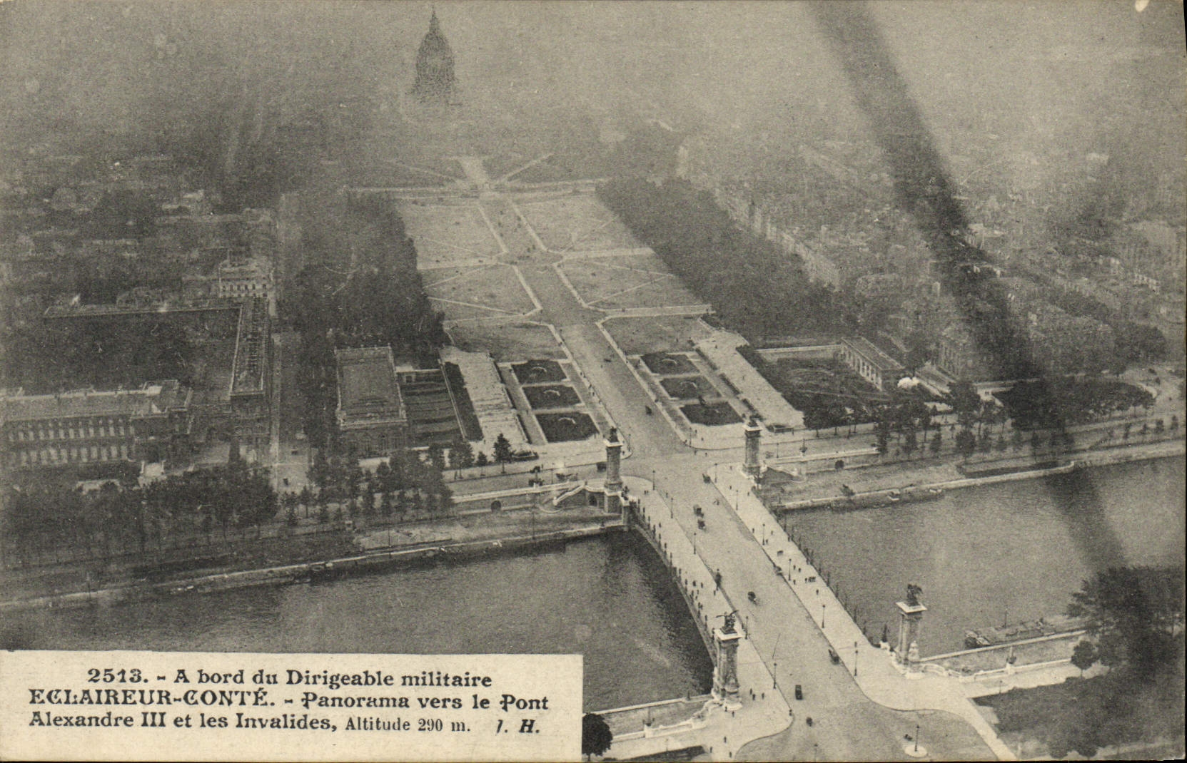 Panorama vers le Pont Alexandre III et les Invalides — A bord du Dirigeable militaire ECLAIREUR-CONTÉ — Altitude 290 m — n° 2513