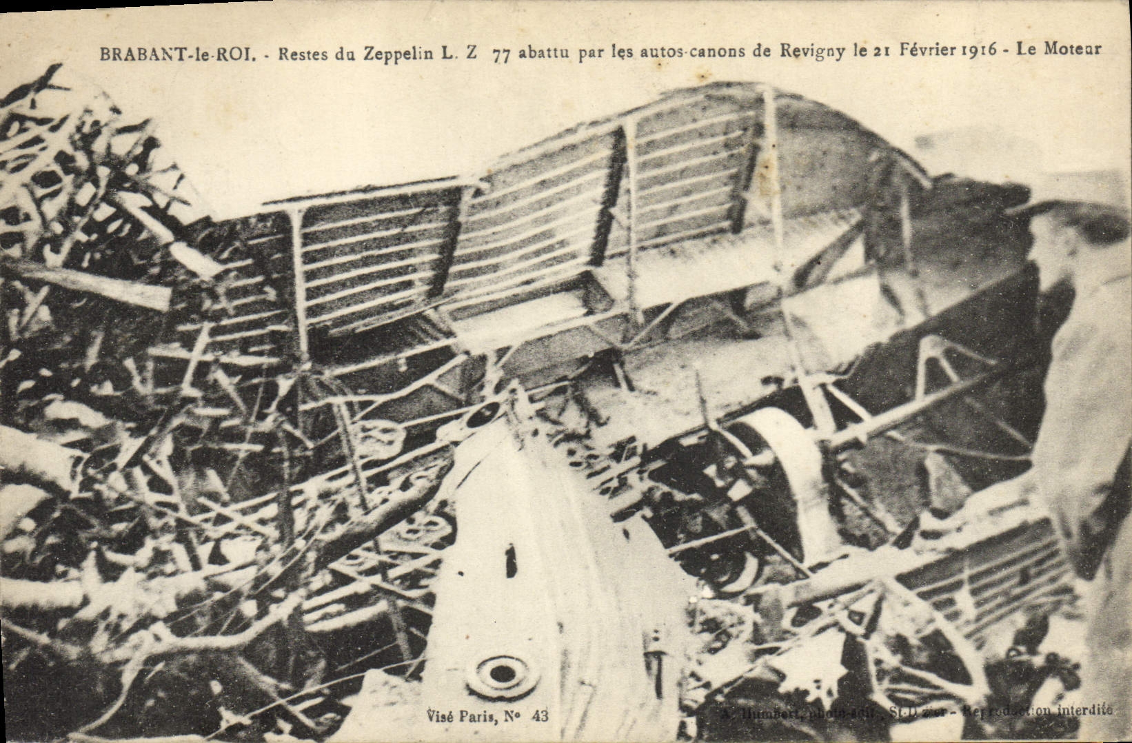CPA Aviation Zeppelin Dirigeable Restes du zeppelin LZ 77 abattu par les autos canons de Revigny Le moteur