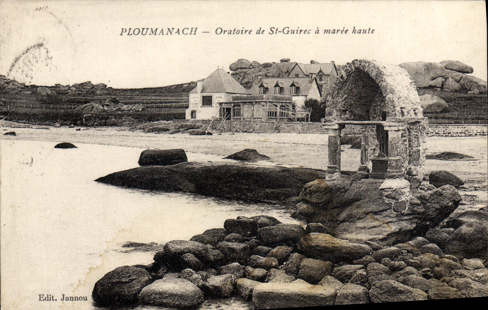 CPA Ploumanach Oratoire de St Guirec a maree haute 