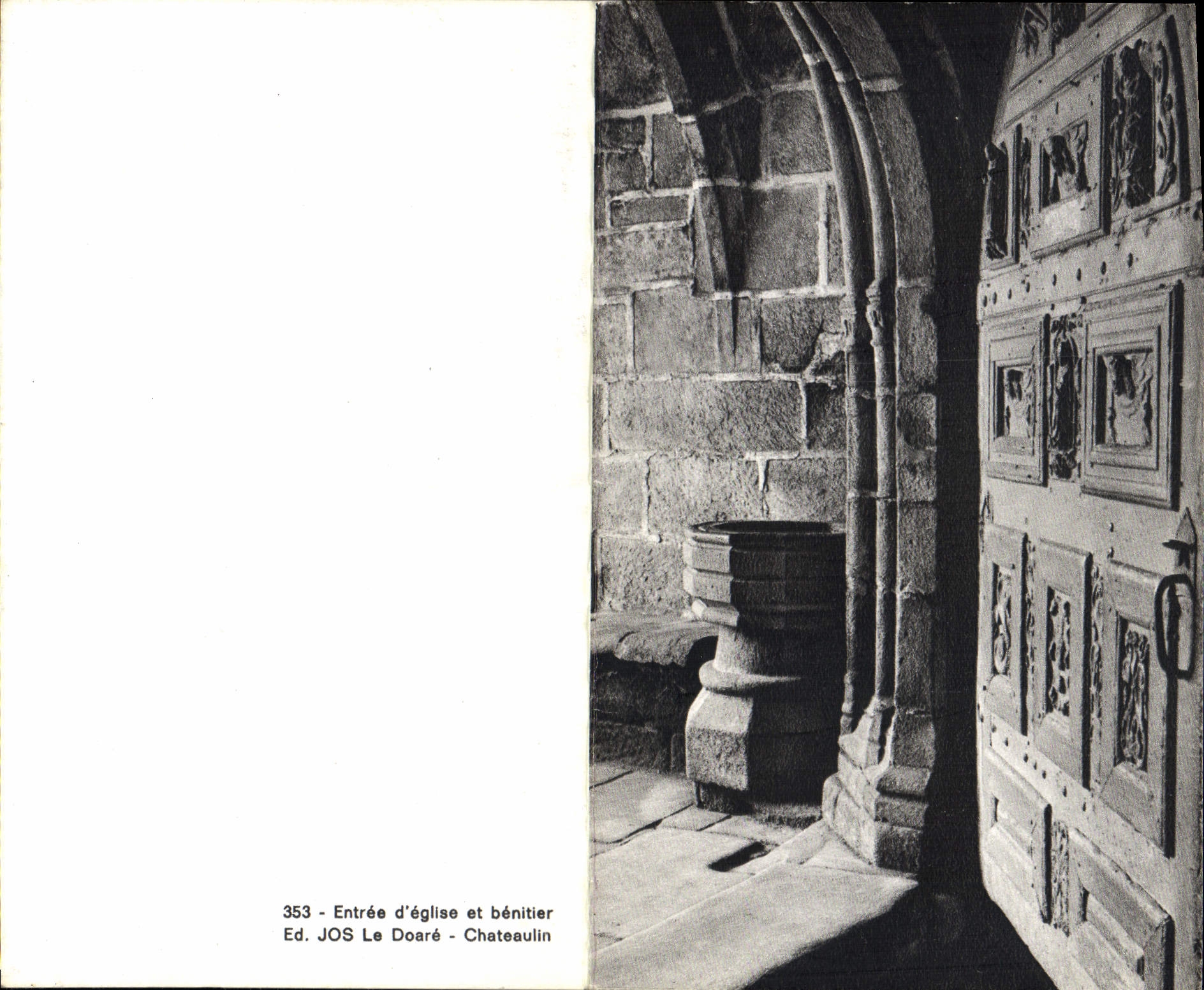 CPA Entree D'Eglise Et Benitier Chateaulin