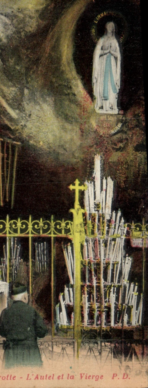 CPA L'Autel Et La Vierge Lourdes La grotte Lourdes