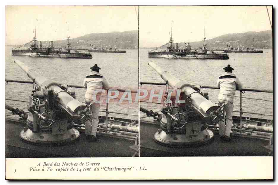 CPA Bateau A bord des navires de guerre Piece a tir rapide de 14 cent du Charlemagne