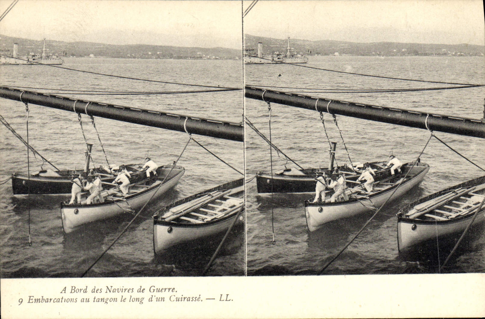 Embarcations au tangon le long d'un Cuirassé — LL.