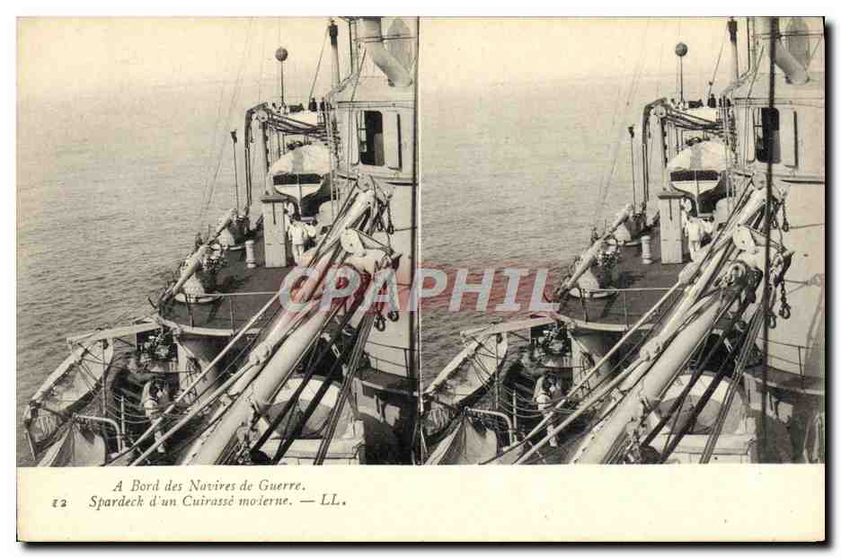 CPA Bateau A bord des navires de guerre Spardeck d'un cuirasse moderne