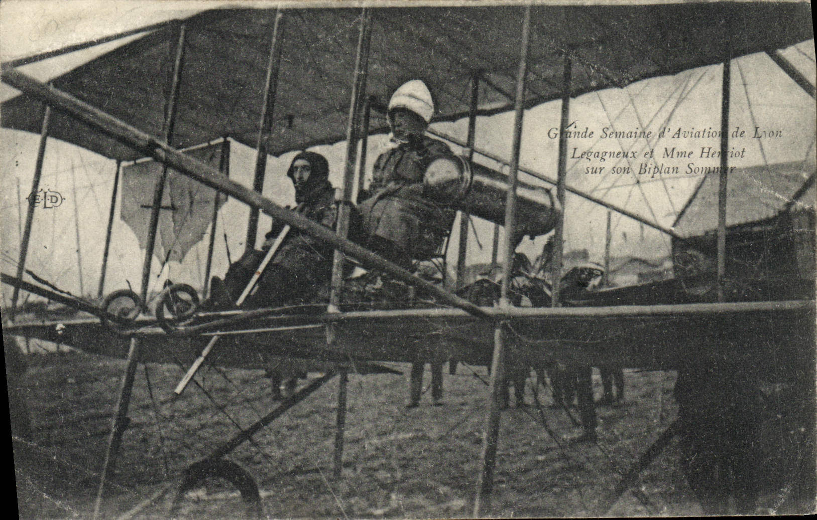 CPA Avion Aviation Grande semaine d'aviation de Lyon Legagneux et Mme Henriot sur son biplan Sommer 