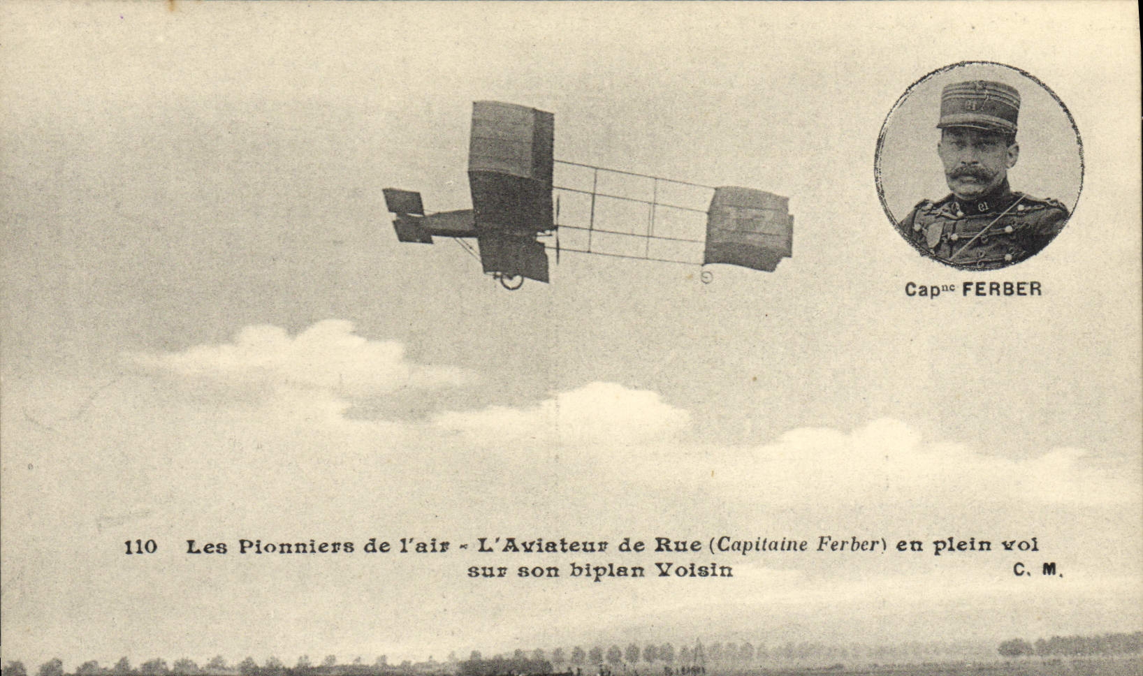 CPA Avion Aviation L'aviateur de Rue Capitaine Ferber en plein vol sur son biplan Voisin