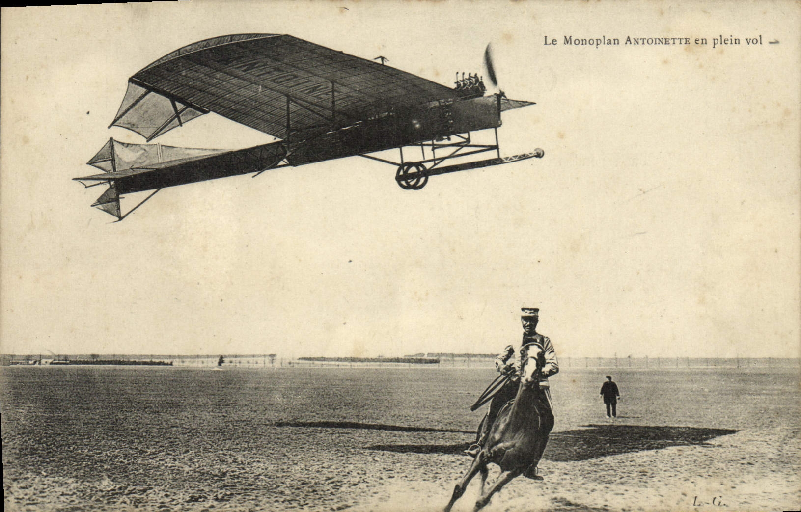 CPA Avion Aviation Monoplan Antoinette en pleinv ol Cheval 