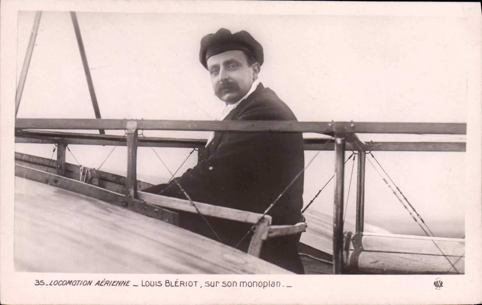 CPA Avion Aviation Louis Bleriot sur son monoplan 