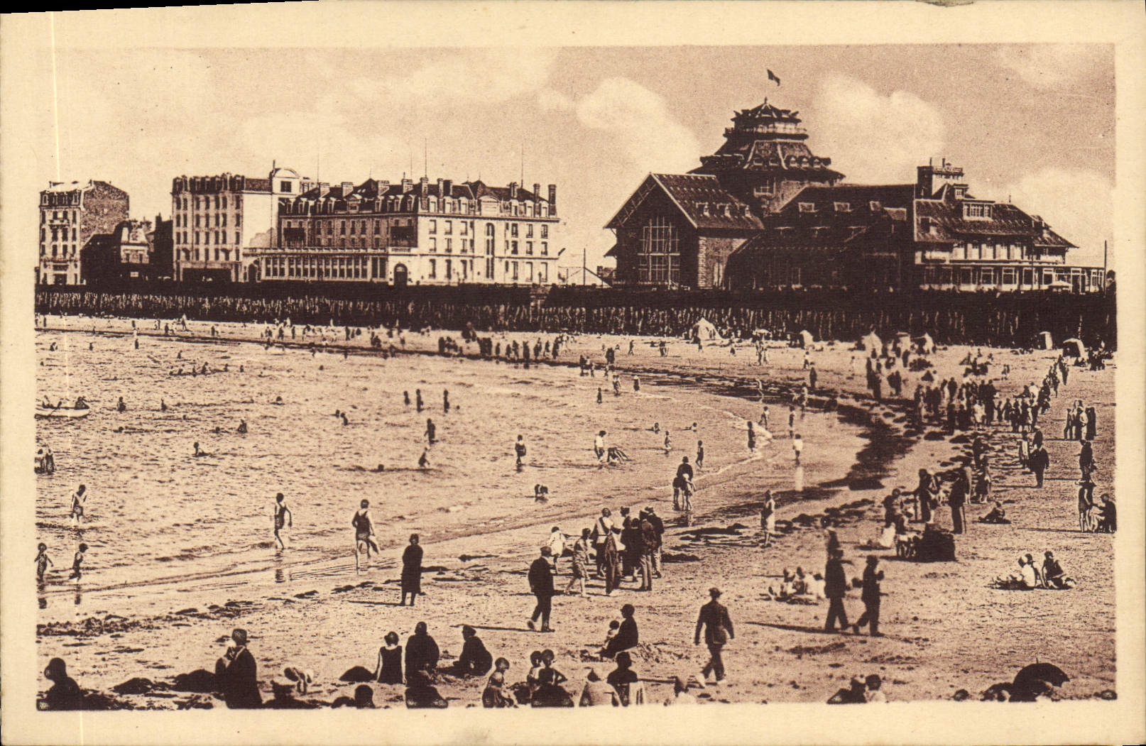 Saint-Malo — Plage et hôtels — Imp. Réunis, Paris