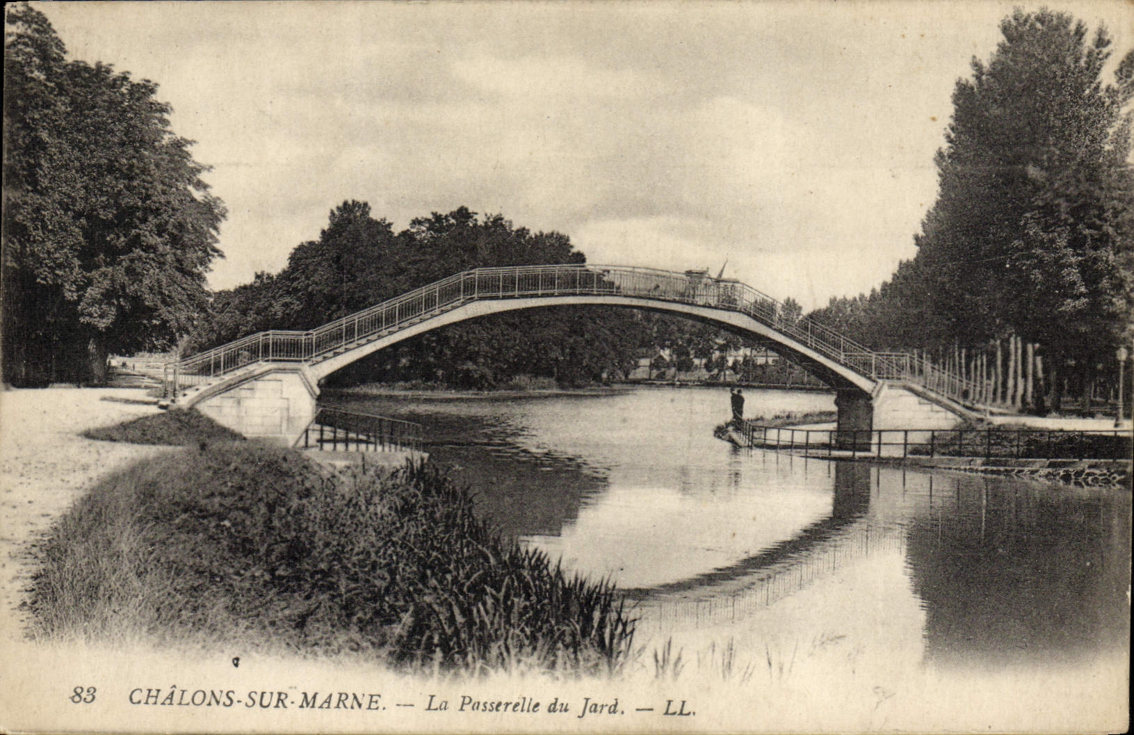 Châlons-sur-Marne — La Passerelle du Jard. — LL.