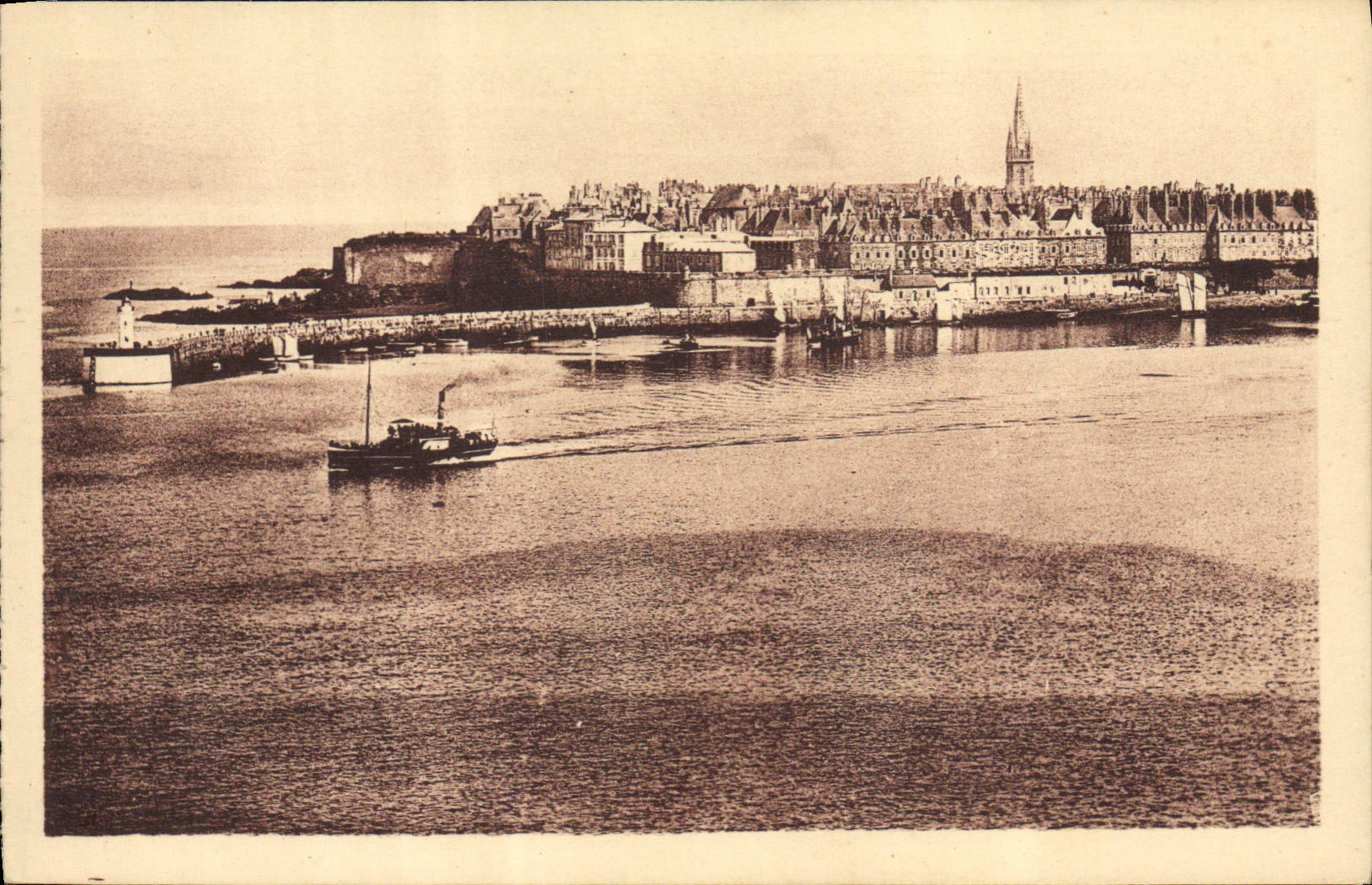Saint-Malo — Vue générale — Lévy et Neudobin Réunis, Paris