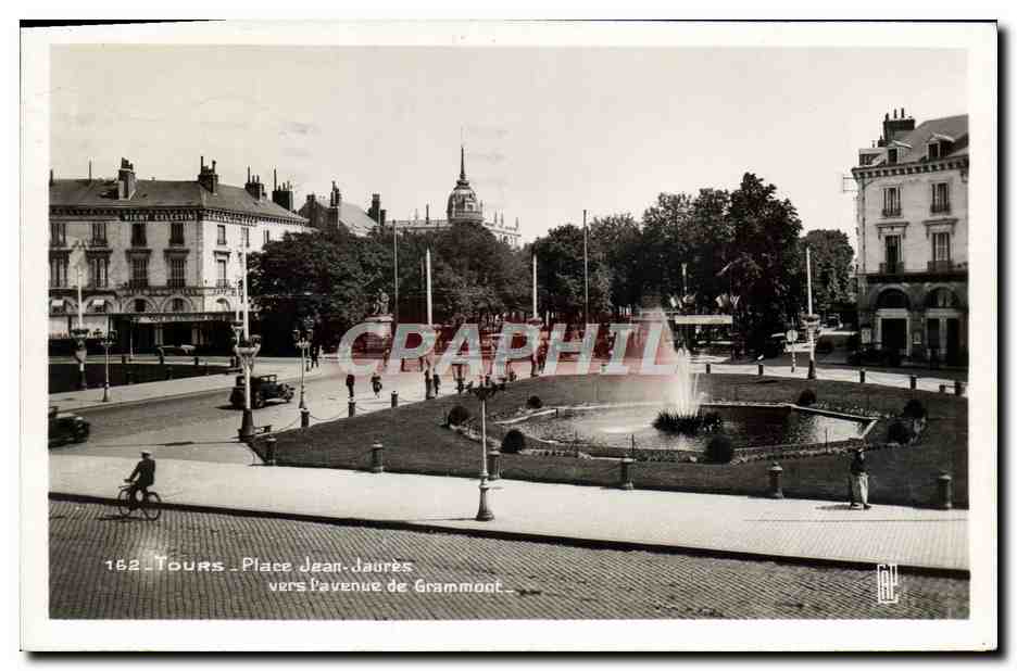 CPA Tours Place Jean Jaures Vers l'avenue de Grammont