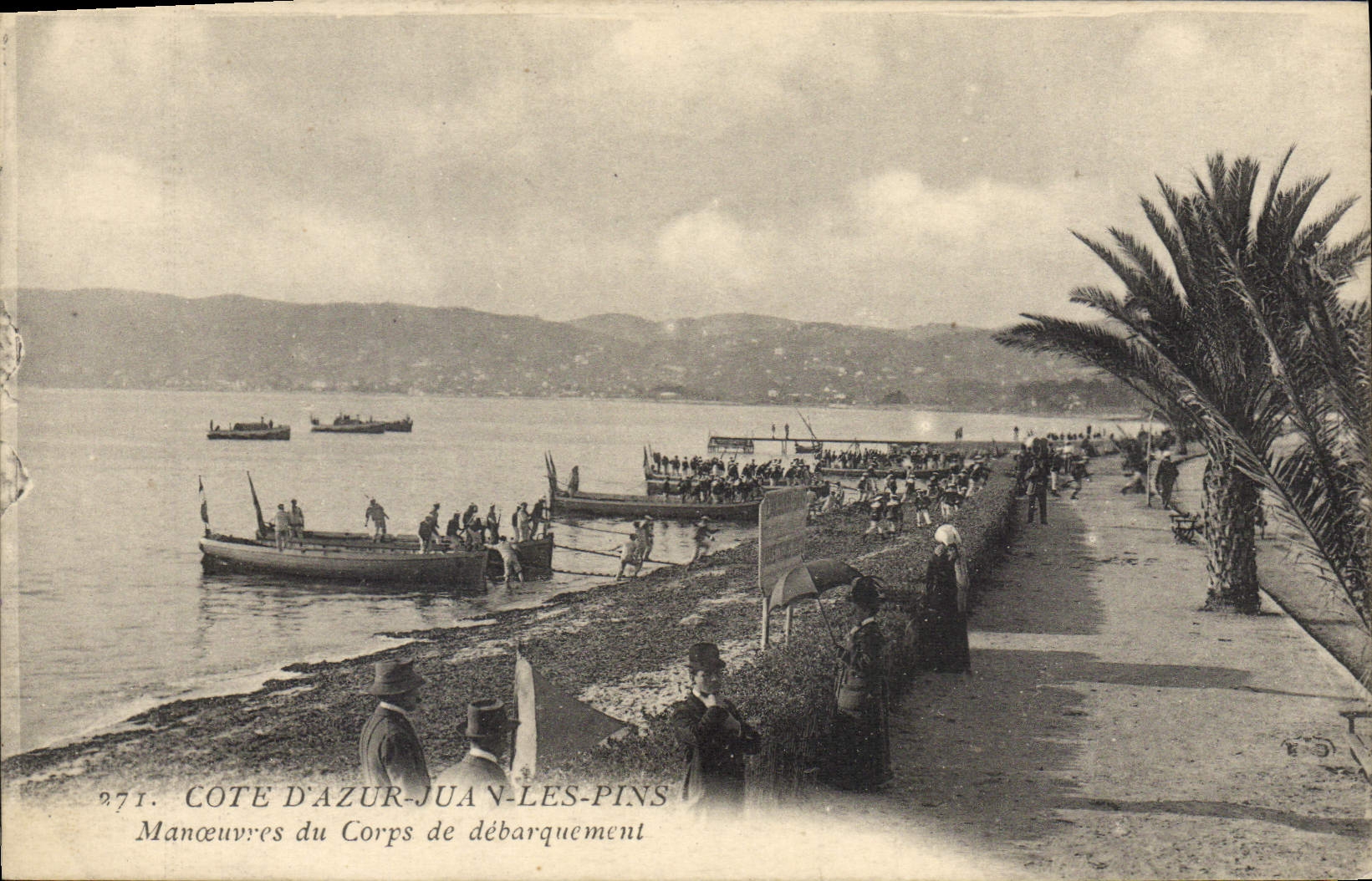 CPA Bateau Cote d'Azur Juan les Pins Manoeuvres du Corps de debarquement 