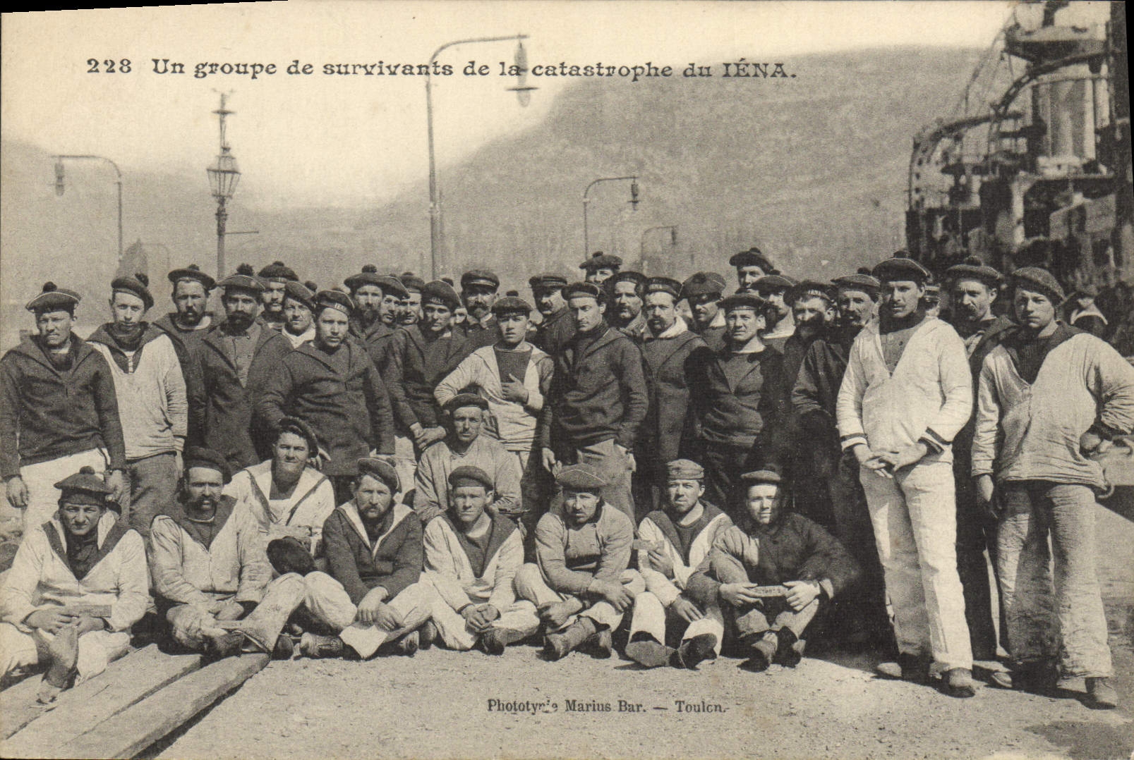 Survivants de la catastrophe du IÉNA — Phototypie Marius Bar — Toulouse