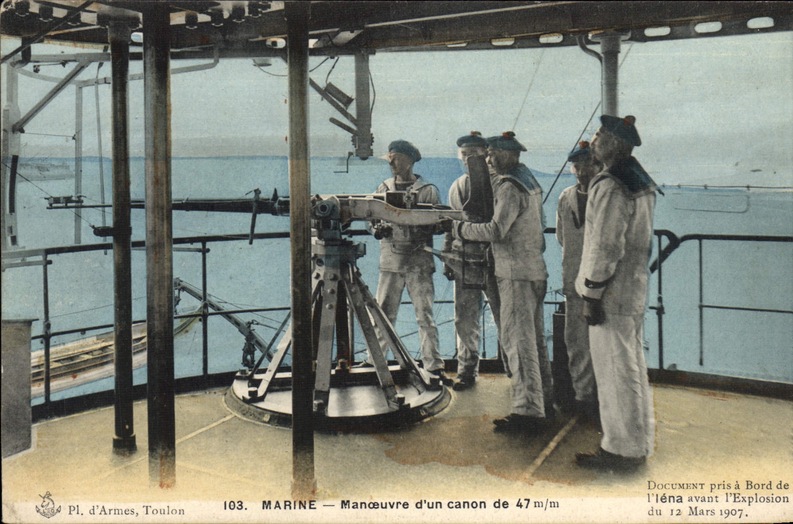 CPA Bateau Marine Manoeuvre d'un canon de 47 mm