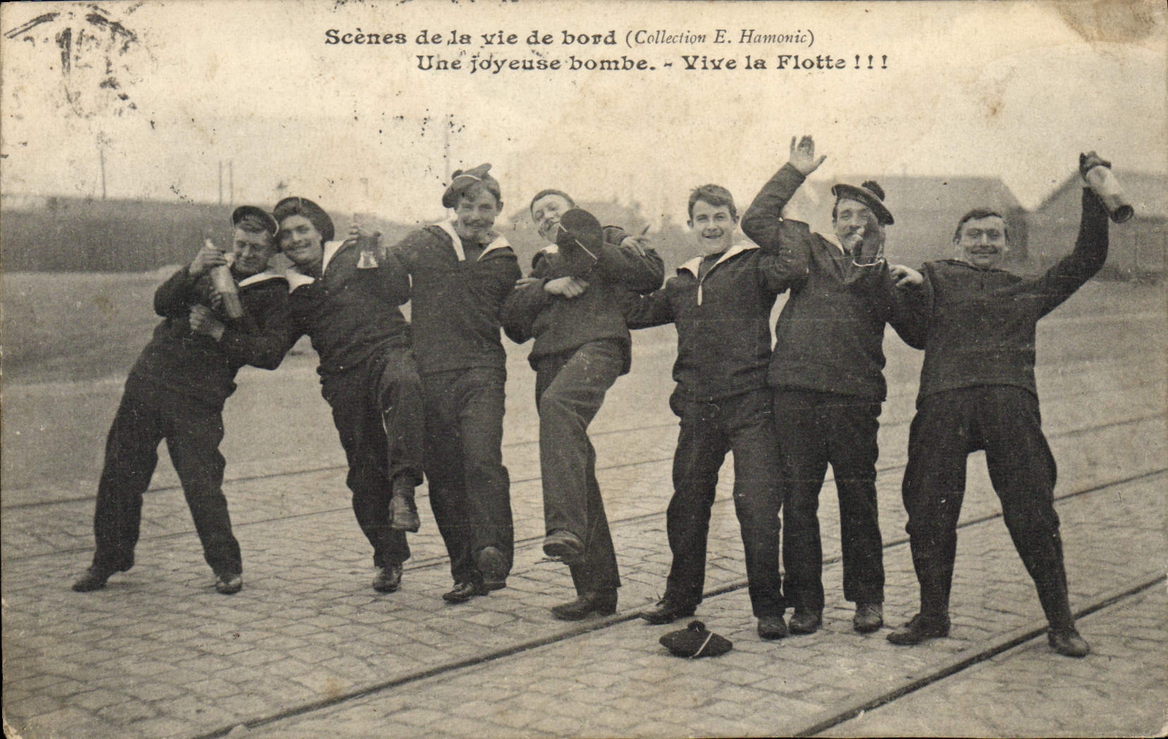 Scènes de la vie de bord — Une joyeuse bombe. — Collection E. Hamonic