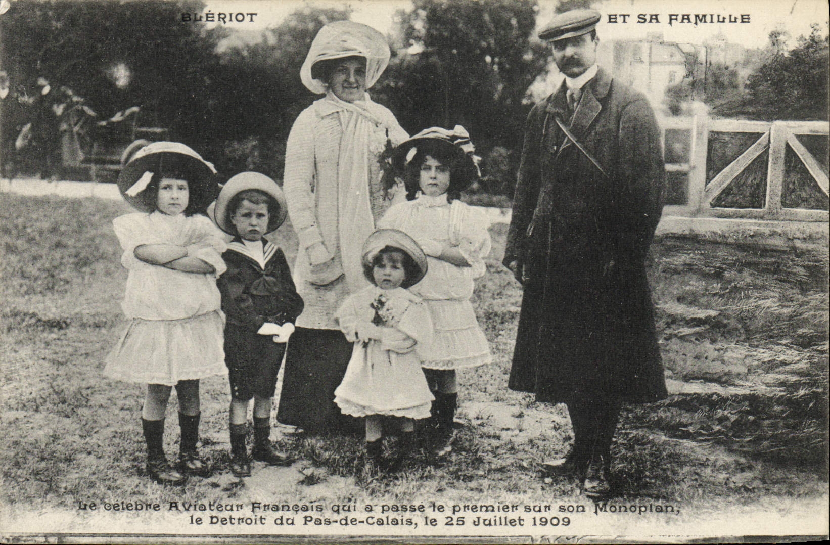 CPA Avion Aviation Bleriot et sa famille