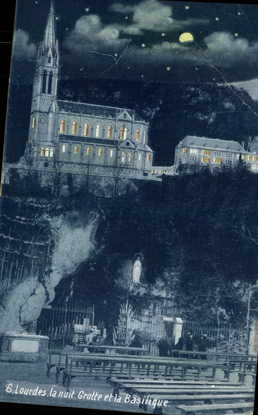 CPA Lourdes la Nuit Grotte et la Basilique