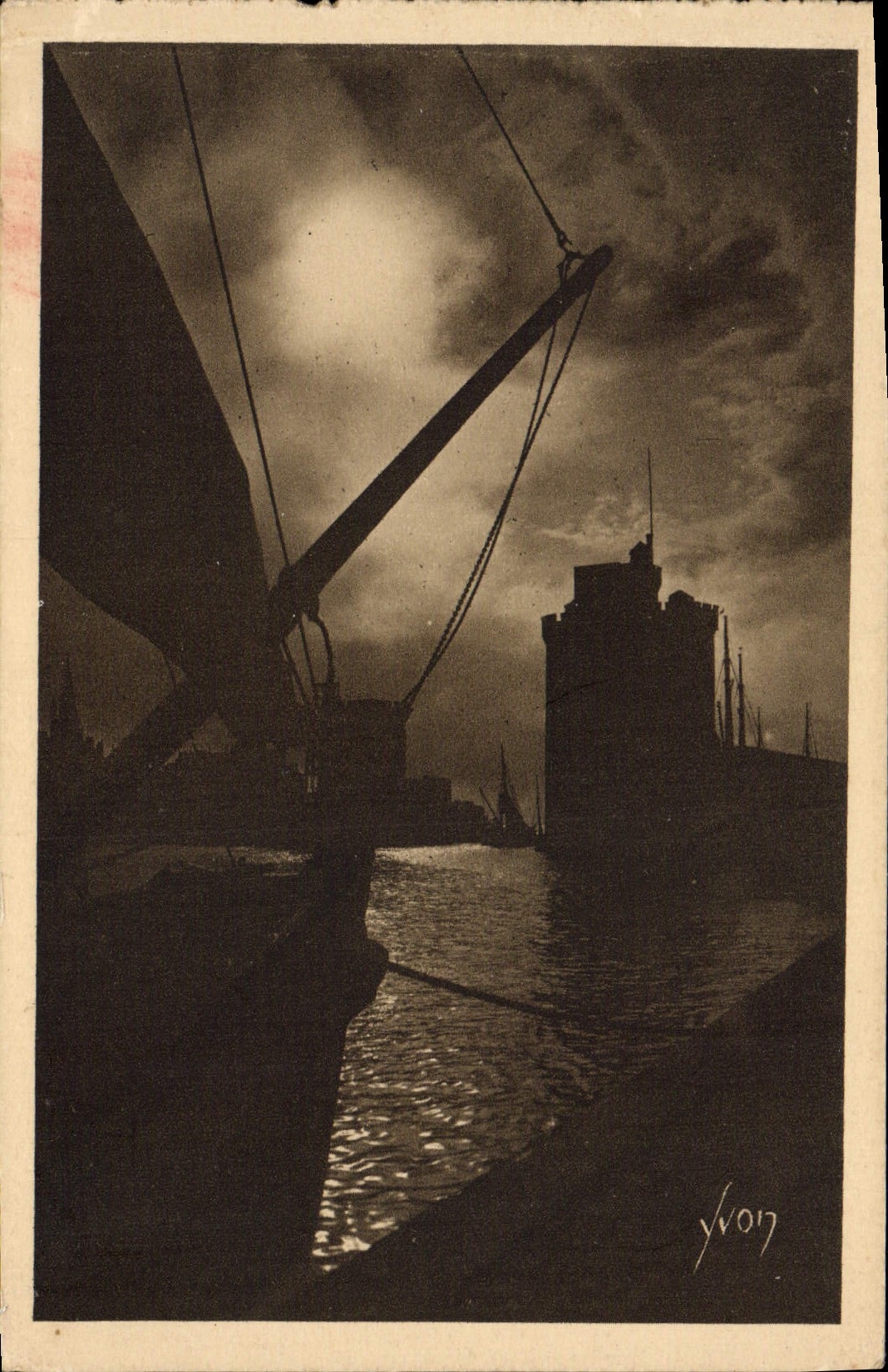 CPA La Rochelle Clair de lune sur le port Bateau