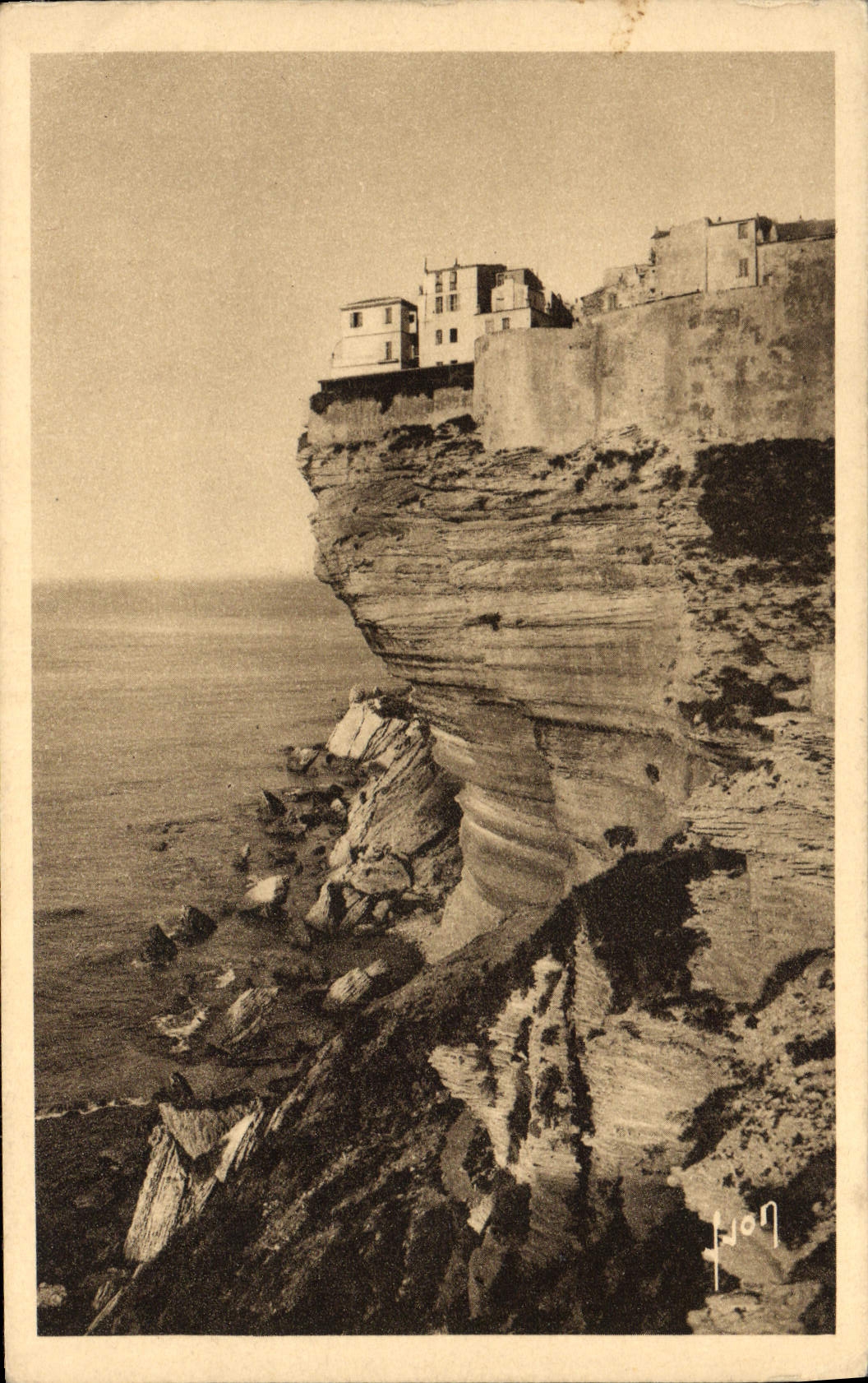 CPA Bonifacio Vue Magnifique Sur La Falaise Qui Porte La Ville