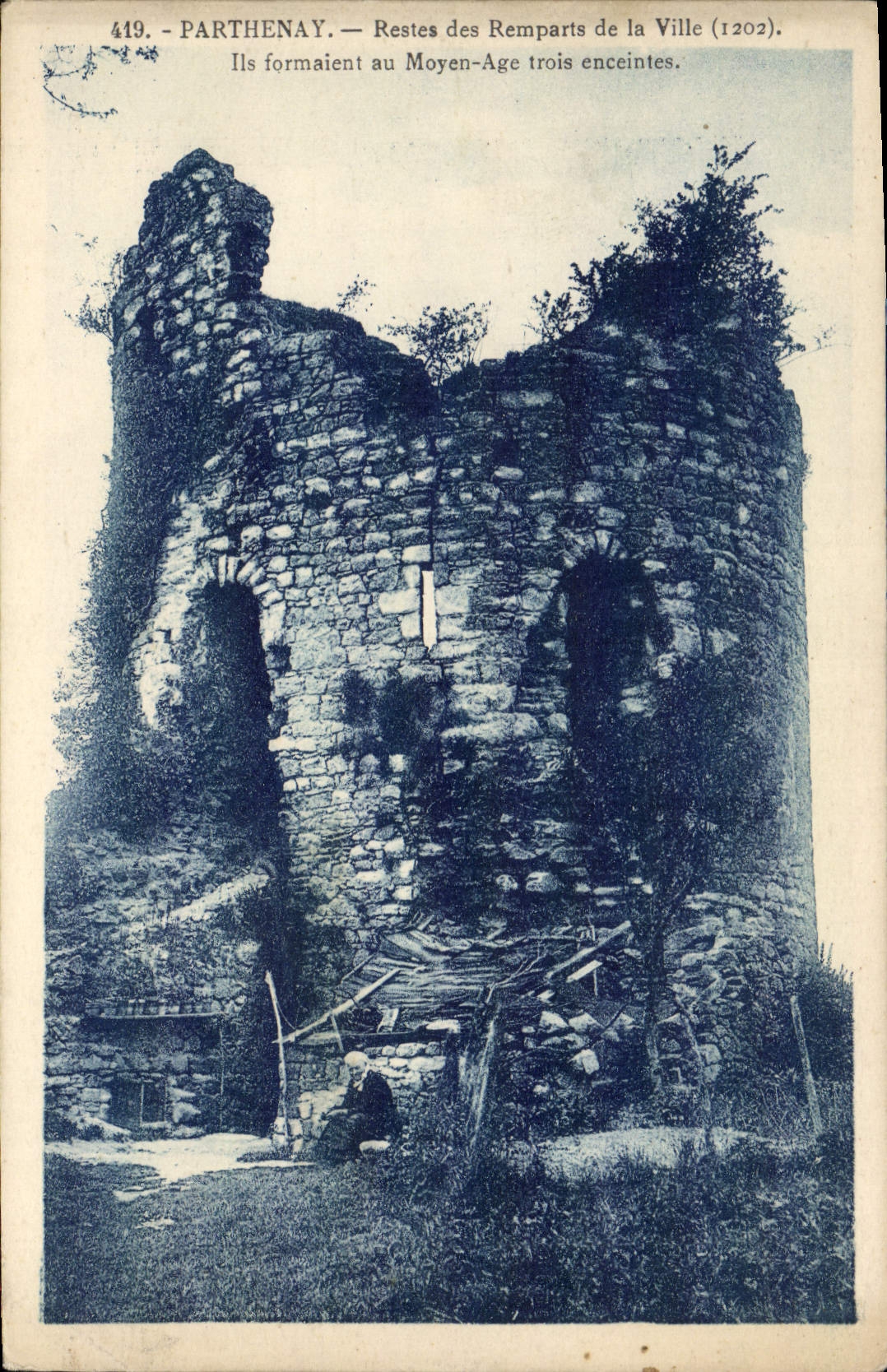 CPA Parthenay Restes Des Remparts De La Ville
