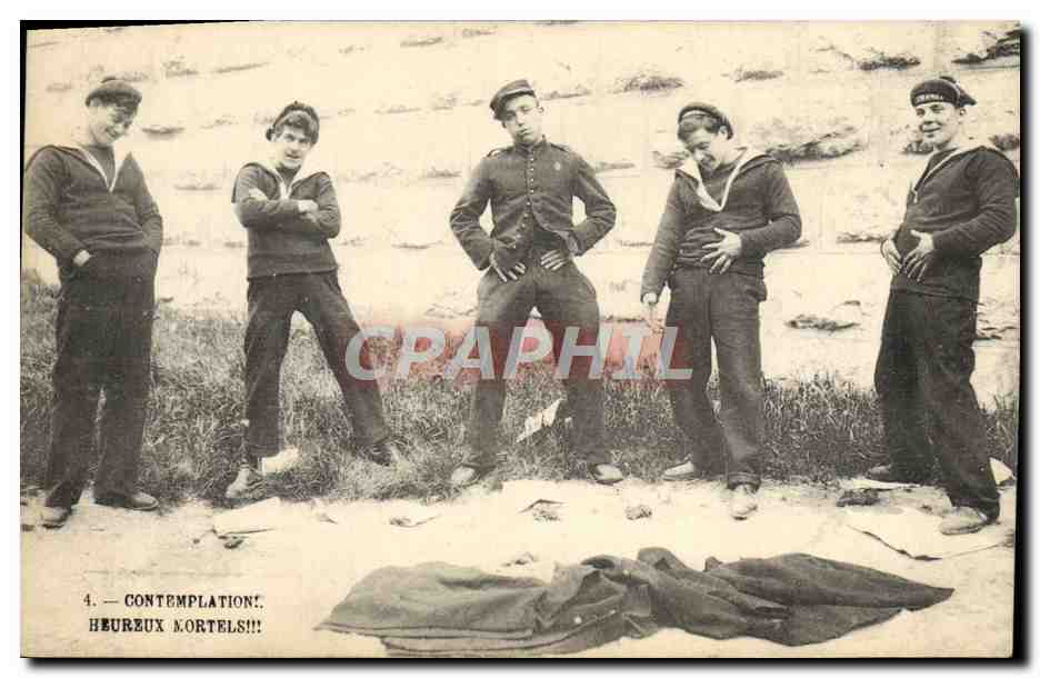 Cinq marins en tenue de service — Contemplation heureuse — éditeur non visible