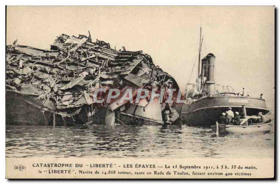 CPA Bateau Catastrophe du Liberte Les epaves