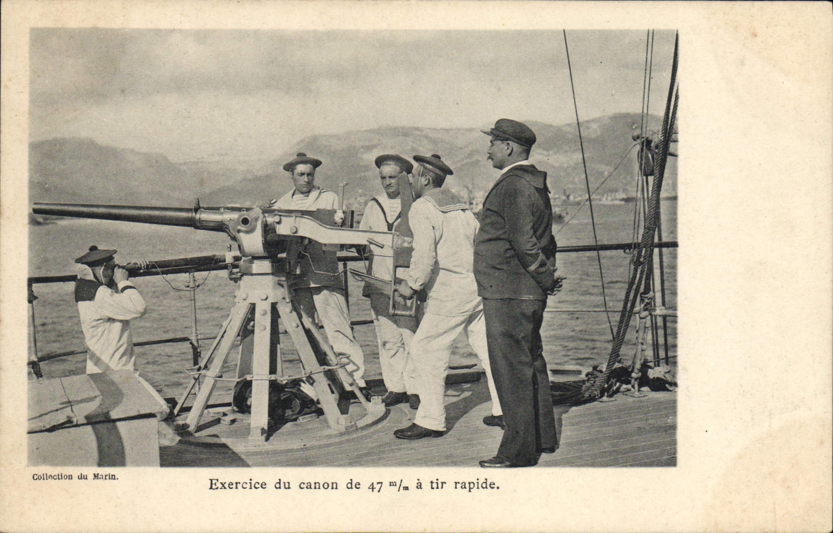 CPA Bateau Exercice d'un canon de 47mm a tir rapide
