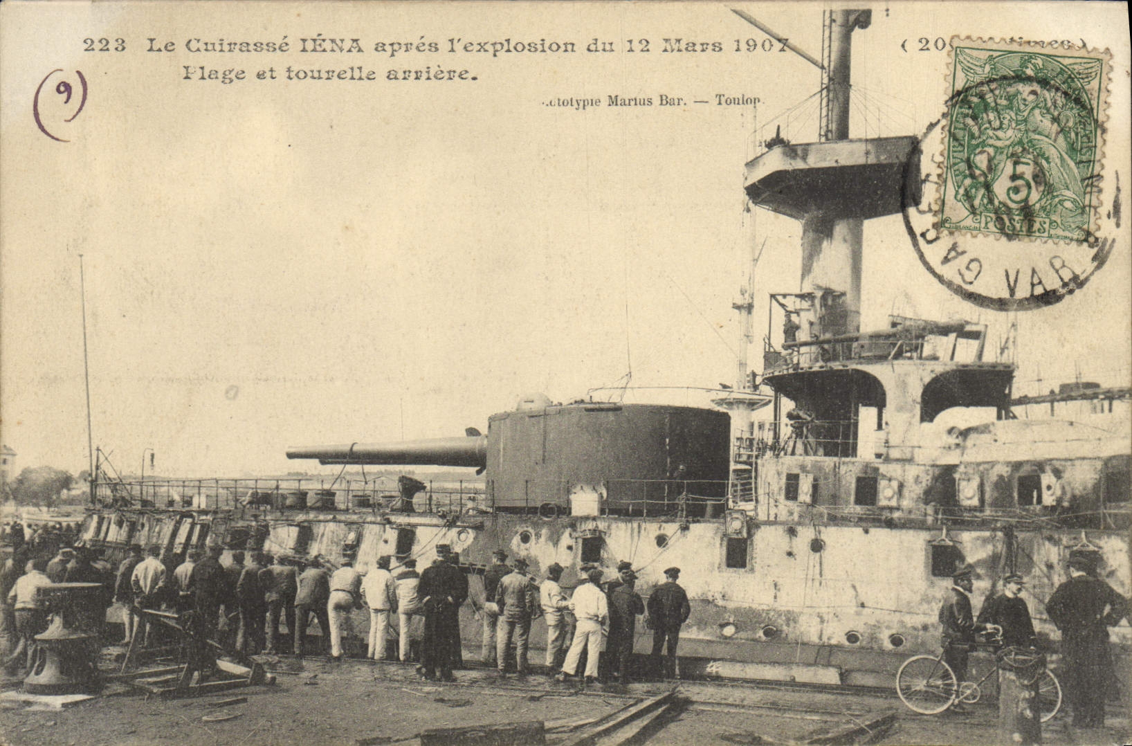 Le Cuirassé IÉNA après l'explosion du 12 Mars 1907 — Flage et tourelle arrière — Cliché Marius Bar — Toulon