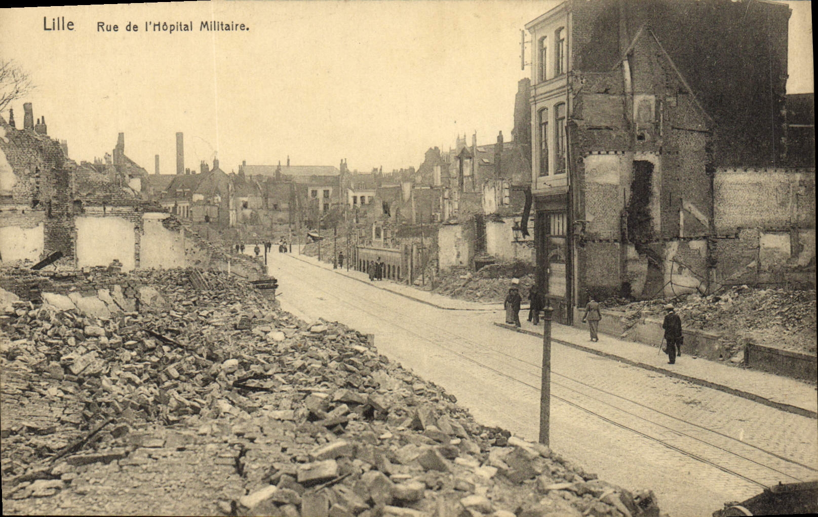 CPA Lille Rue de L'Hopital Milltaire Militaria