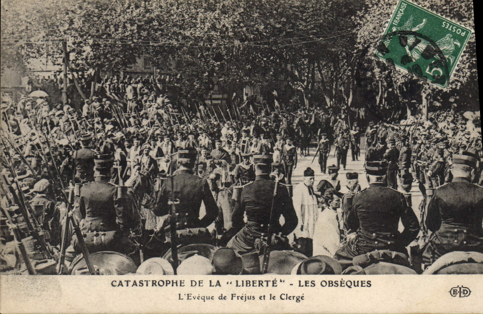 Catastrophe de la "Liberté" - Les obsèques - L'Évêque de Fréjus et le Clergé