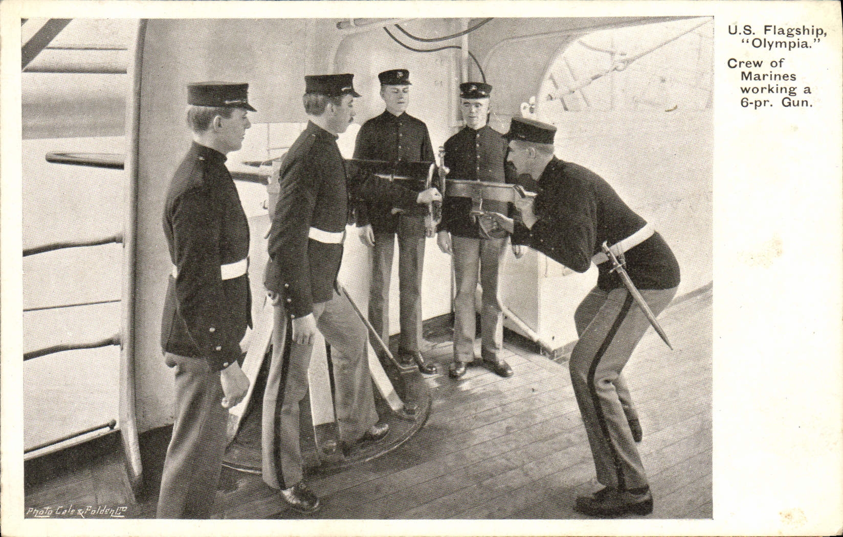 CPA Bateau Guerre US Flagship Olympia Crew of marines working a 6 pr gun 