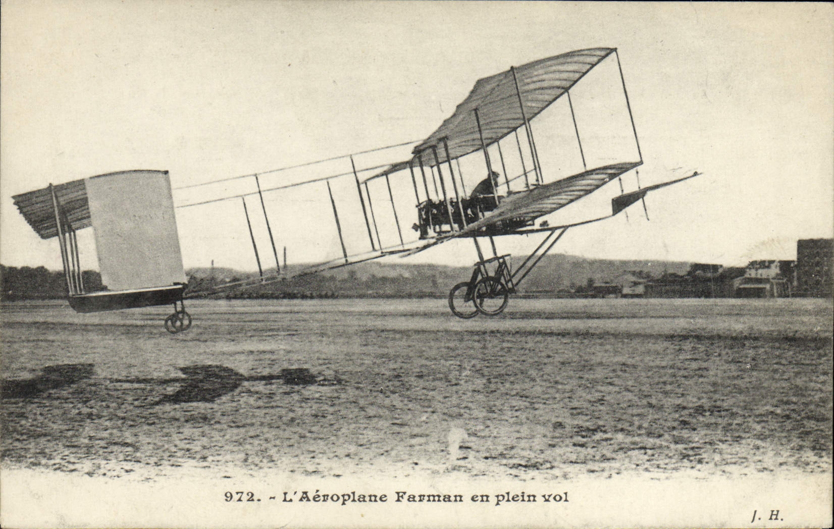 L'Aéroplane Farman en plein vol — n° 972 — J.H.