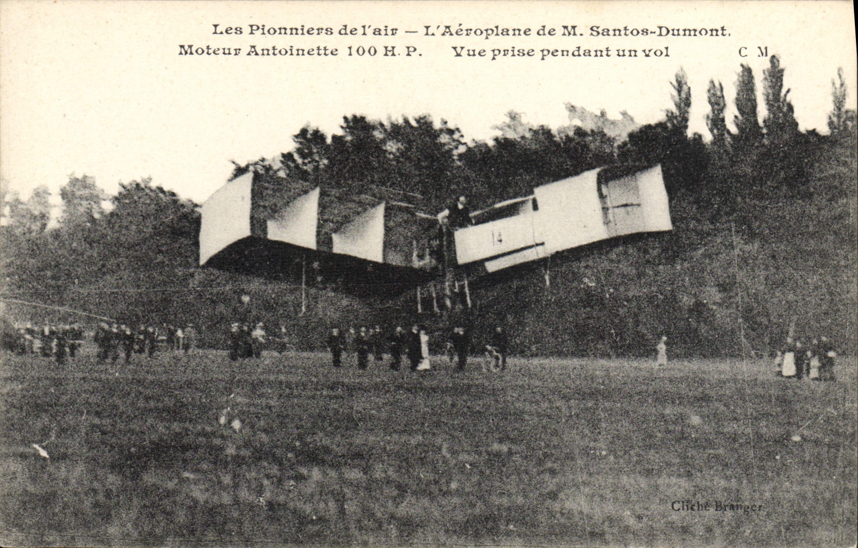 CPA Avion Aviation L'aeroplane de Santos Dumont Moteur Antoinette Vue prise pendant un vol