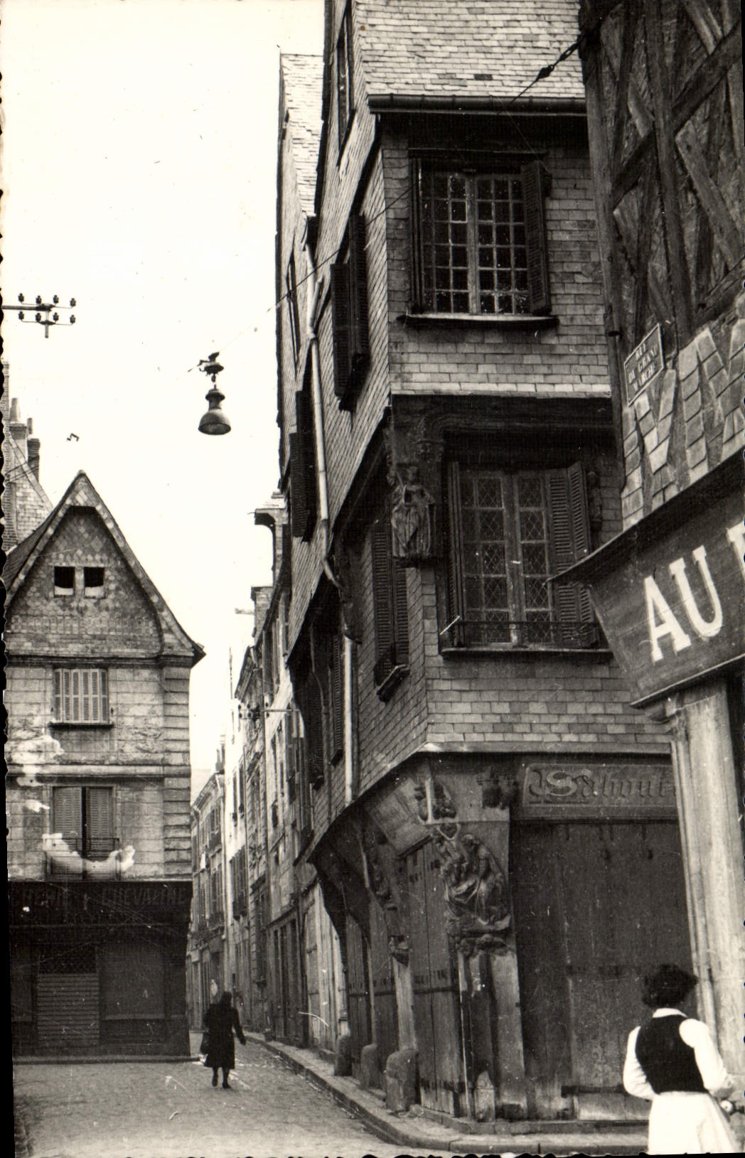 CPM Tours Vieilles Maisons Rue Du Change