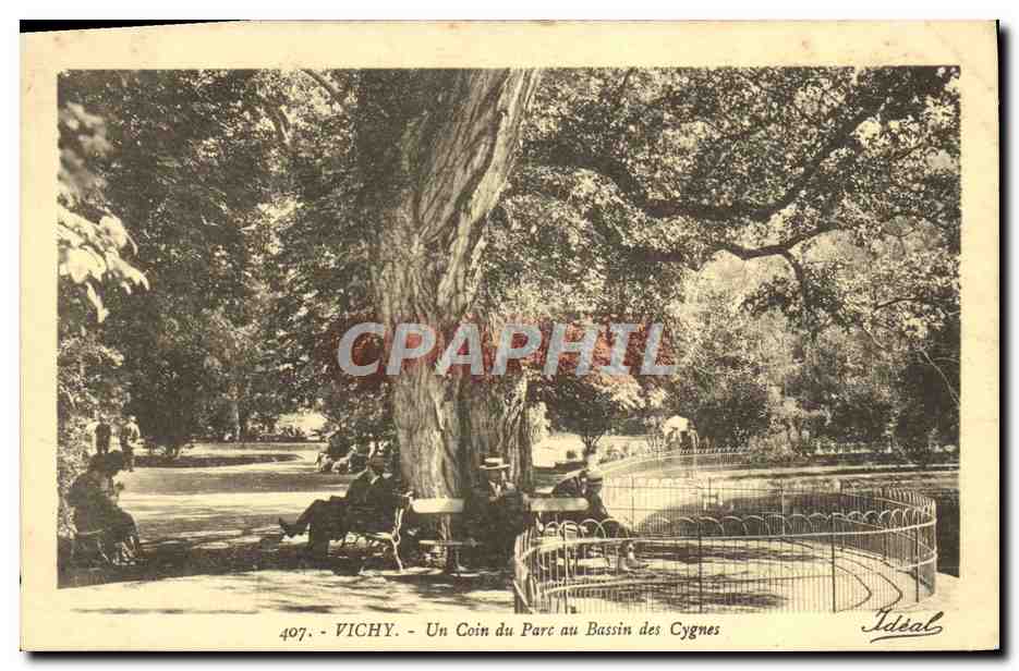 CPA Vichy Un Coin Du Parc Au Bassin Des Cygnes