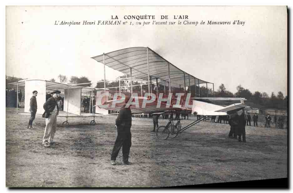 CPA Avion Aviation Aeroplane Henri Farman vu par l'avant sur le champ de manoeuvres d'Issy