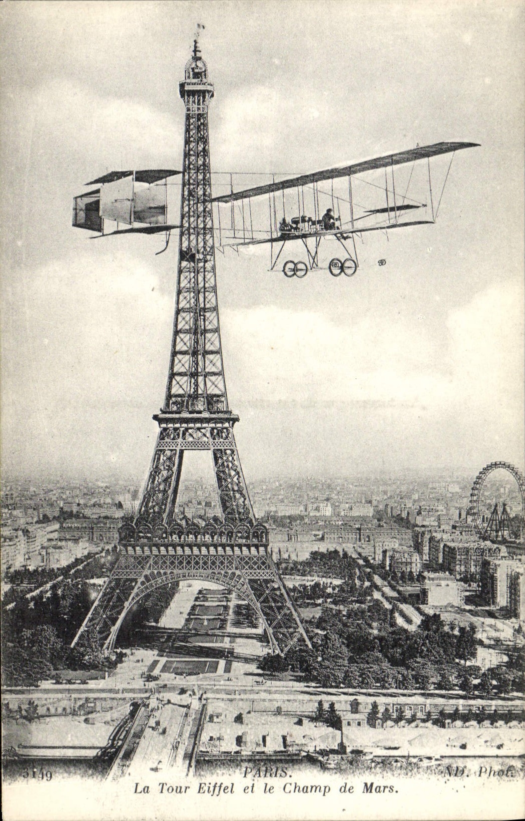 CPA Avion Aviation Paris La Tour Eiffel et le Champ de Mars 