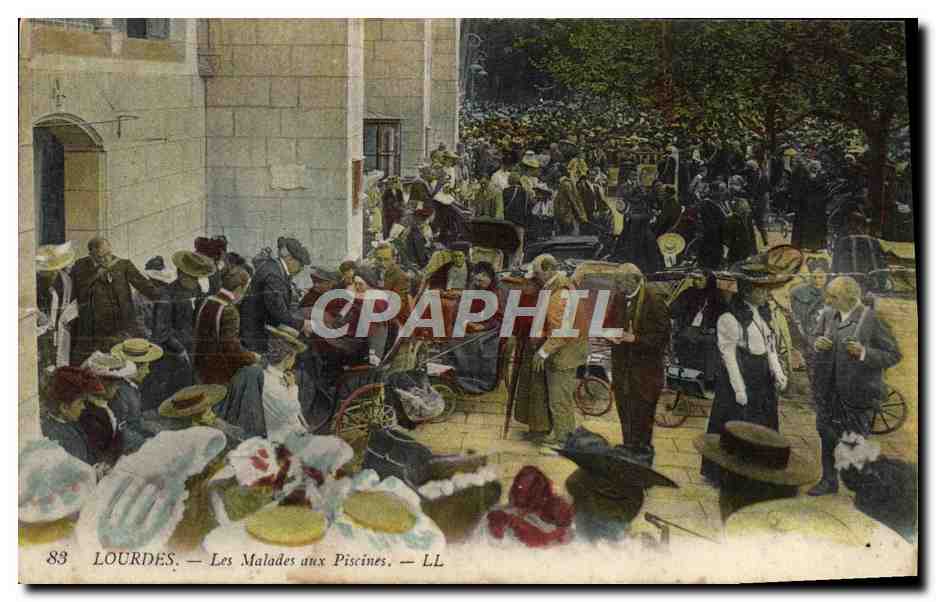 CPA Lourdes Les Malades Aux Piscines