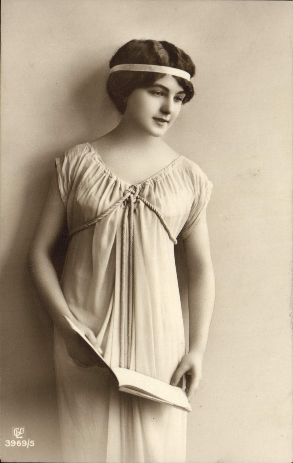 CPA Fantaisie Femme